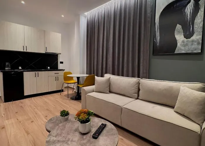 Anil Luxury * Golem (Tirana)